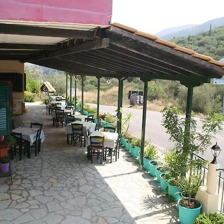 Marathes Ξενοδοχείο με διαμερίσματα 4*