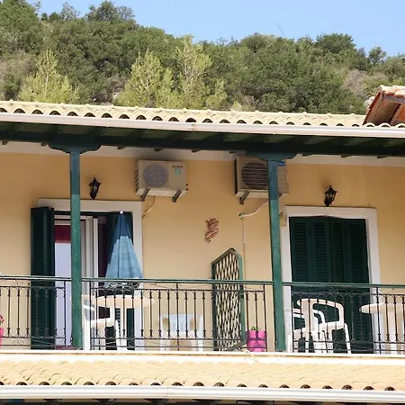 Ξενοδοχείο με διαμερίσματα Marathes 4*