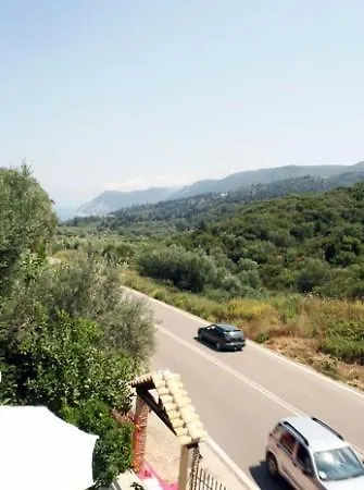 Ξενοδοχείο με διαμερίσματα Marathes