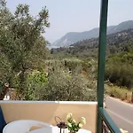 Apart Otel Marathes Áyios Nikítas