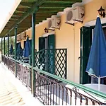Apart Otel Marathes Áyios Nikítas
