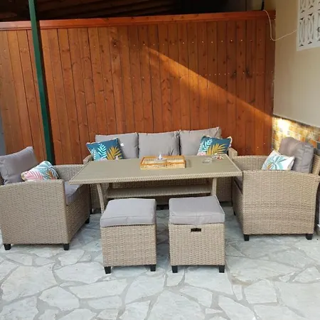 Apart Otel Marathes Áyios Nikítas