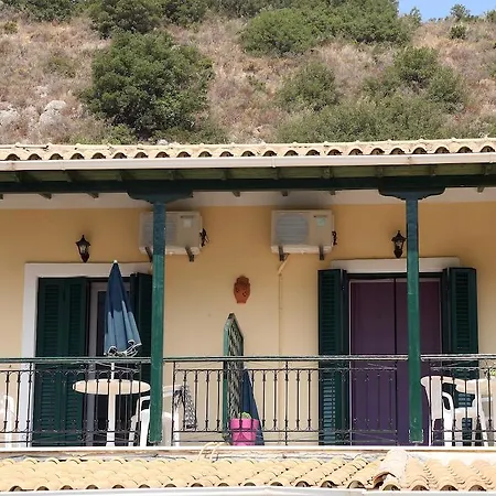 Apart Otel Marathes Áyios Nikítas