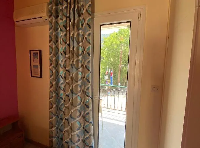 Hotel de apartamente Marathes Áyios Nikítas