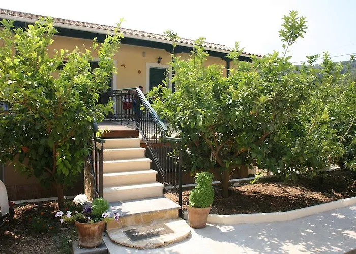 Hotel de apartamente Marathes Áyios Nikítas